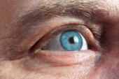 Combat Age-Related Macular Degeneration with Fish Oil Supplements 