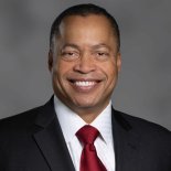 Experiencia del Dr. Stallings como Jefe de Radiología